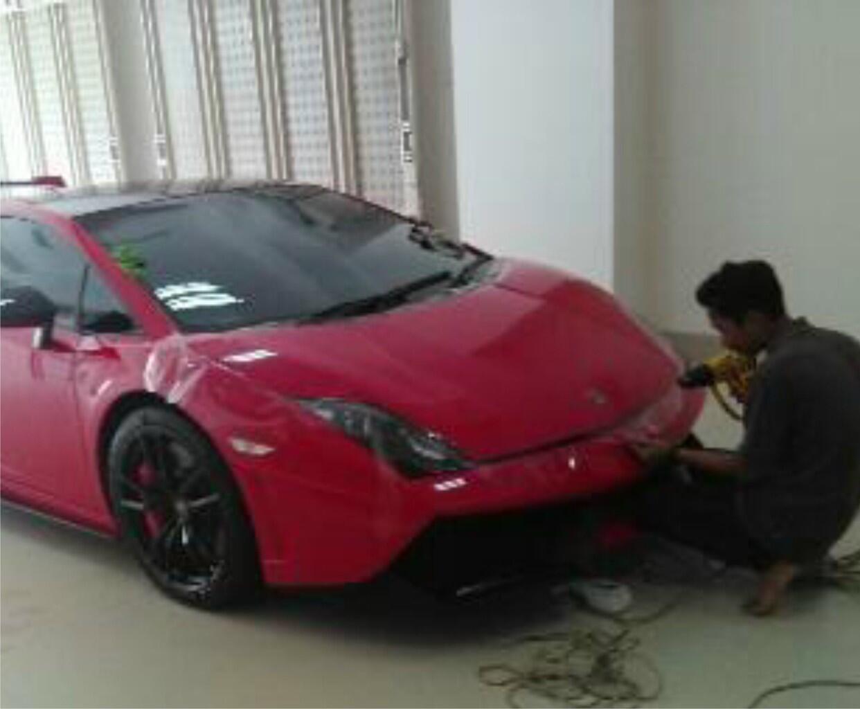 cat mobil agan pengen tetep awet dan mulus masuk gan....
