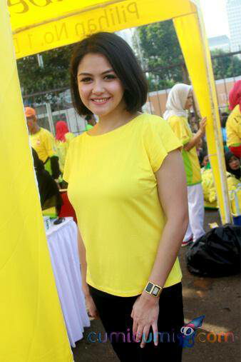 Rambut Pendek Revalina Bikin....
