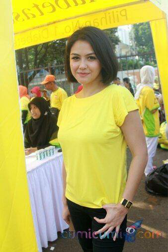 Rambut Pendek Revalina Bikin....