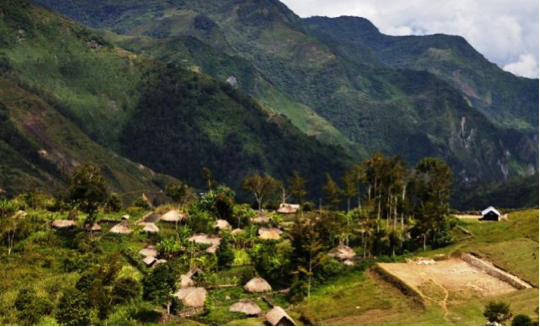 Dukung Perkembangan Indonesia Timur. Ayo Travelling Kesana Gan!