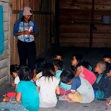 Sri Tiawati, perintis Sekolah Adat di Pedalaman Kalimantan Utara