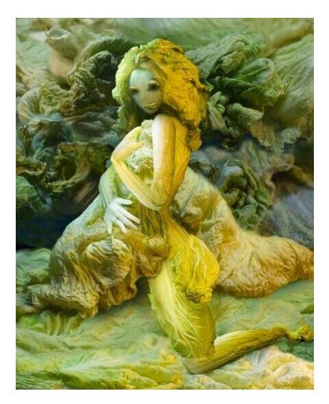 Karya Seniman Dari Sayur Membentuk Wanita Cantik