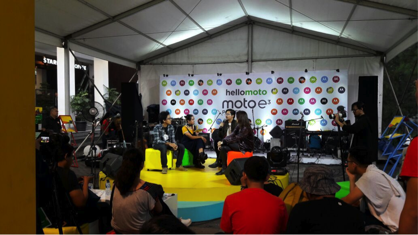 Serunya “Moto E Roadshow” di Bandung, Dari Kompetisi Video Box Sampai Perform Musik!
