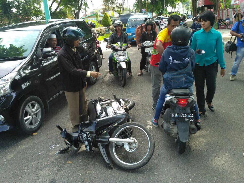 Takut Kena Razia, Ratusan Pengendara Motor Putar Arah