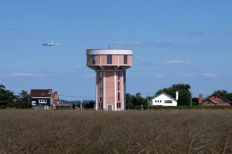 Tower Air diubah menjadi Rumah Mewah Modern