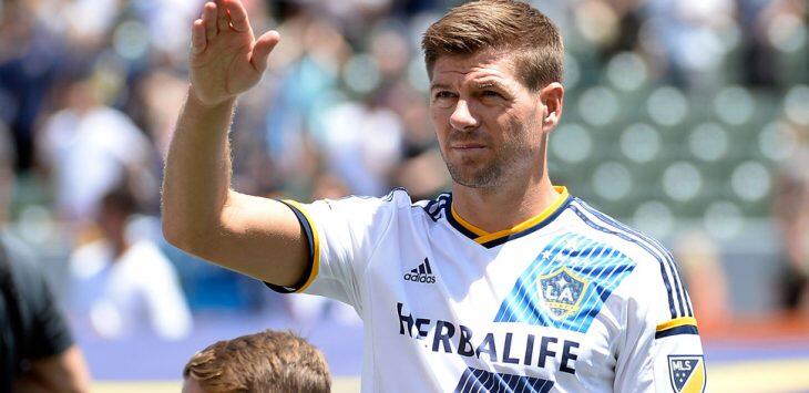 Steven Gerrard Resmi Pensiun, Banjir Pujian Dari Netizen