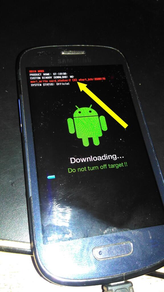 Downloading do not turn off. Самсунг do not turn off target. Samsung Galaxy SIII Clone. Самсунг do not turn off target что делать.