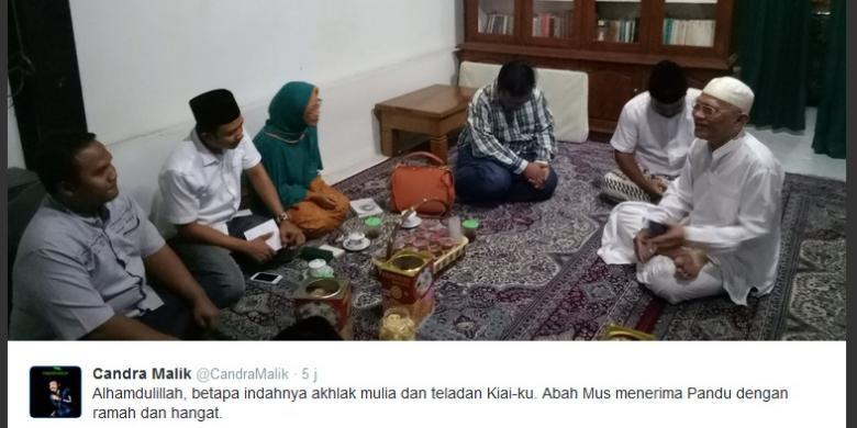 Diantar Keluarganya, Pandu Wijaya Temui Gus Mus