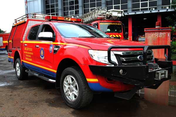 contoh gambar mobil pemadam kebakaran gambar mobil dan motor keren