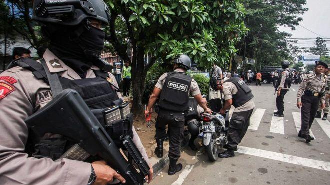 Polisi tangkap dua orang terduga perencana bom gedung DPR dan kedutaan besar Myanmar