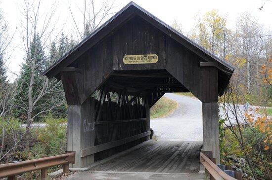 Mengunjungi 5 tempat paling angker di New England