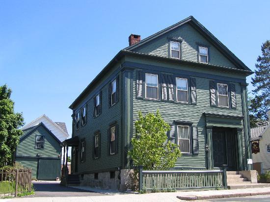Mengunjungi 5 tempat paling angker di New England