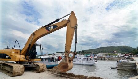 Presiden Jokowi Resmikan Pelabuhan Perikanan Untia di Makassar