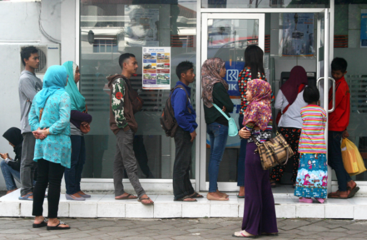 Apa yang Sering Dilakukan Orang yang Baru Gajian? 