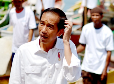 Rupanya Ini Penyebab Jokowi Salah Kostum ke Acara Kadin