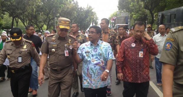 Gubernur DKI Siapkan Air Mineral Pengganti Pentungan Satpol 