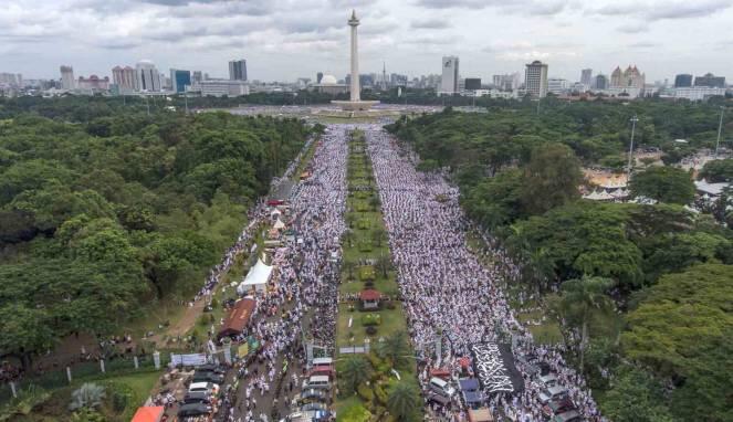 Foto Udara Aksi Damai 212 di Monas