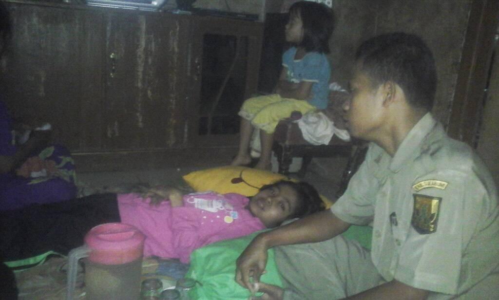 Bantu Ratih (penderita lumpuh dan paru paru yg harus berobat jalan selama 6 bulan )