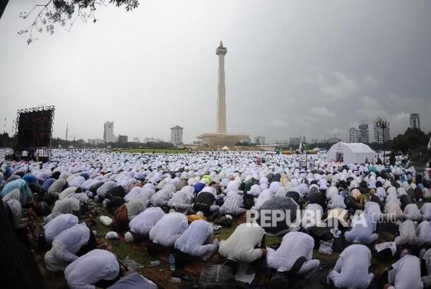 Buah Salak dari Uang Tabungan Kakek Renta Biayai Aksi Damai 212