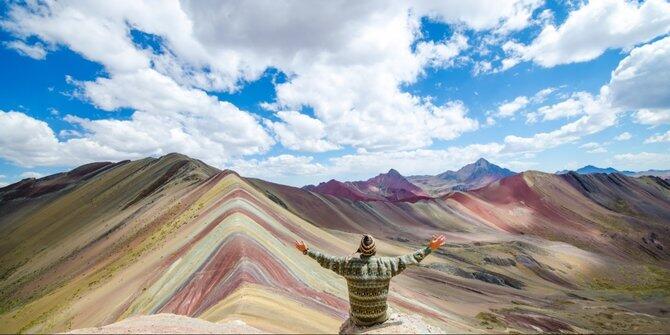Aneh tapi nyata, keajaiban 6 bukit sewarna pelangi
