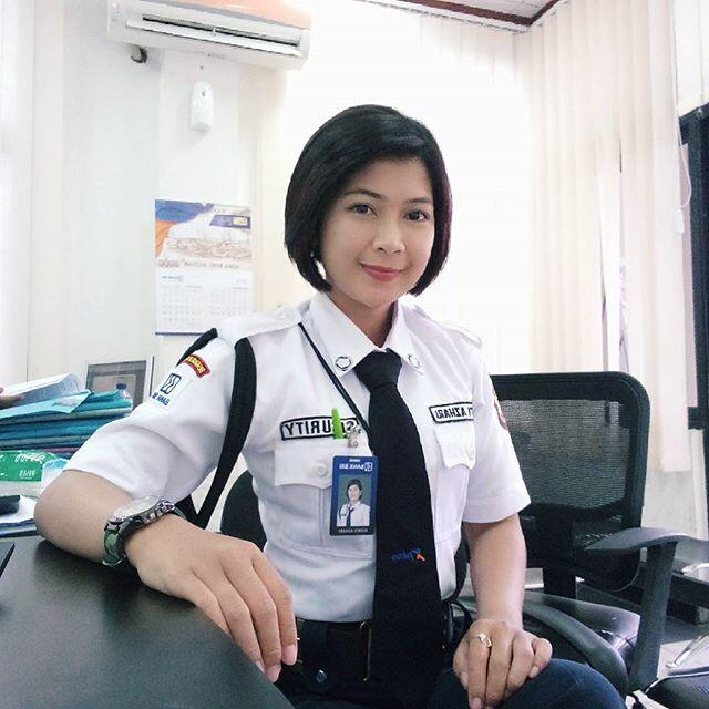 Rianti Azhari, Satpam Cantik Di BANK BRI Cabang Manna Kabupaten Bengkulu Selatan