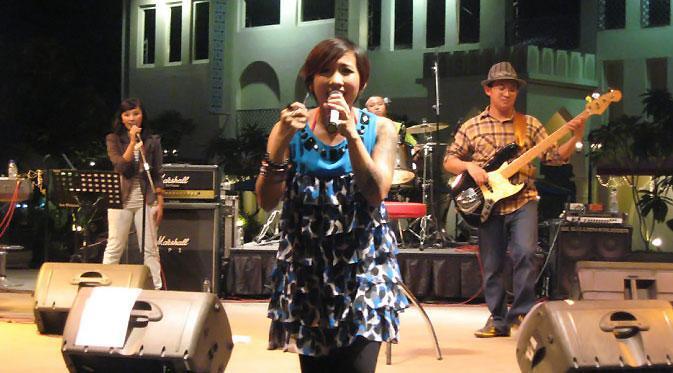 &#91;Vokalis Band&#93; WANITA CANTIK dari Yang MELOW sampe ROCK !
