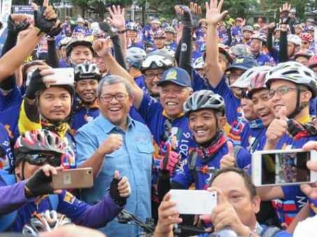 aher pemimpin yg dicintai rakyat