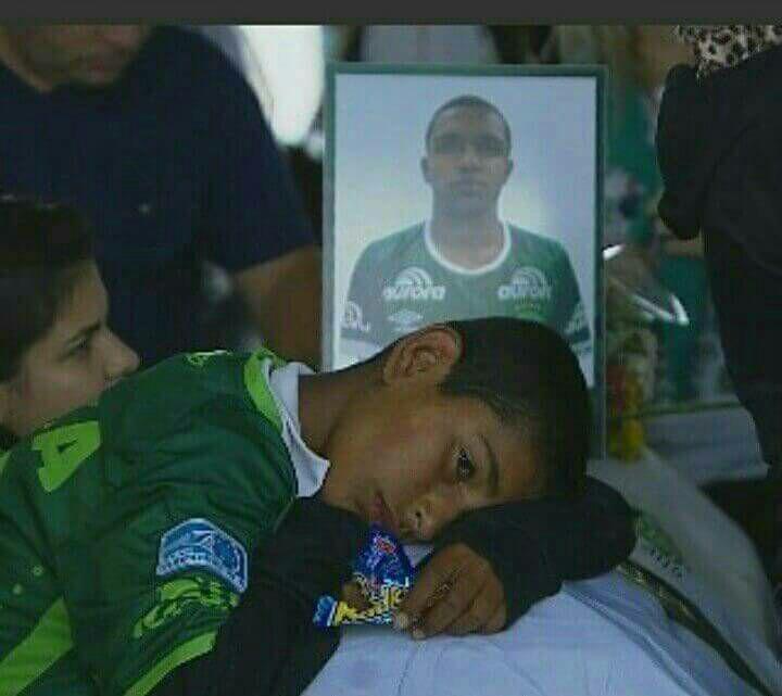 Gambar Memilukan Tragedi Chapecoense