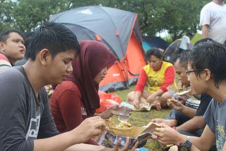 &#91;FR&#93; SAAT LEBAH BERCINTA DENGAN BADAK BERCULA SATU | KEMAH BAKTI KAREBAN WIL.3