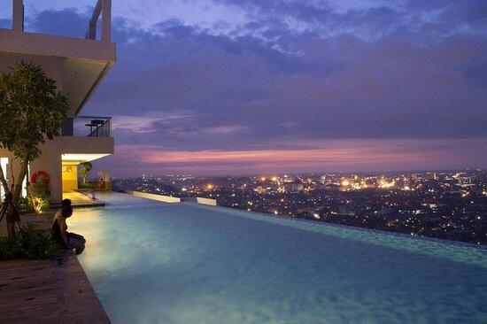 Hotel dengan Kolam Renang Paling Hits di Indonesia