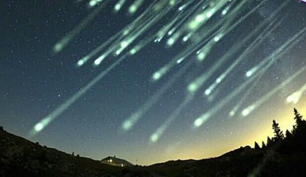 Pemandangan Menakjubkan yang Dihasilkan Meteorid