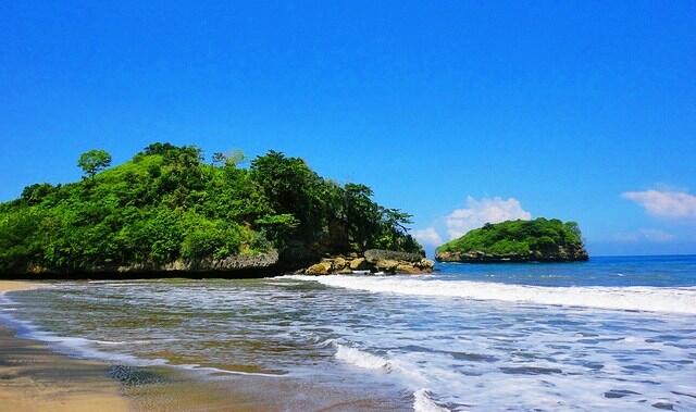 8 Pantai Cantik Di Malang Yang Wajib Kamu Kunjungi