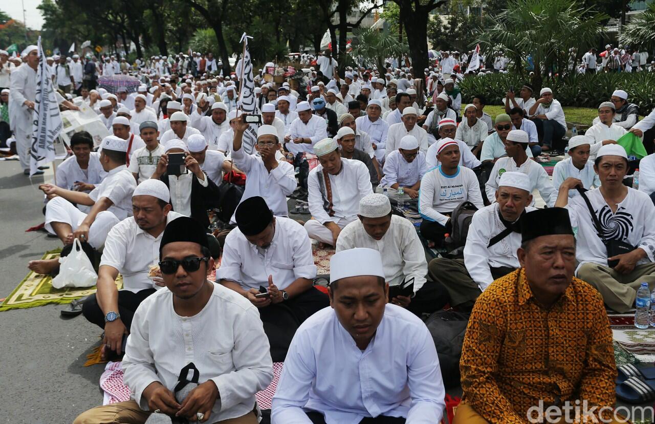 Serba Serbi Aksi Super Damai 212, Subhanallah indah sekali..