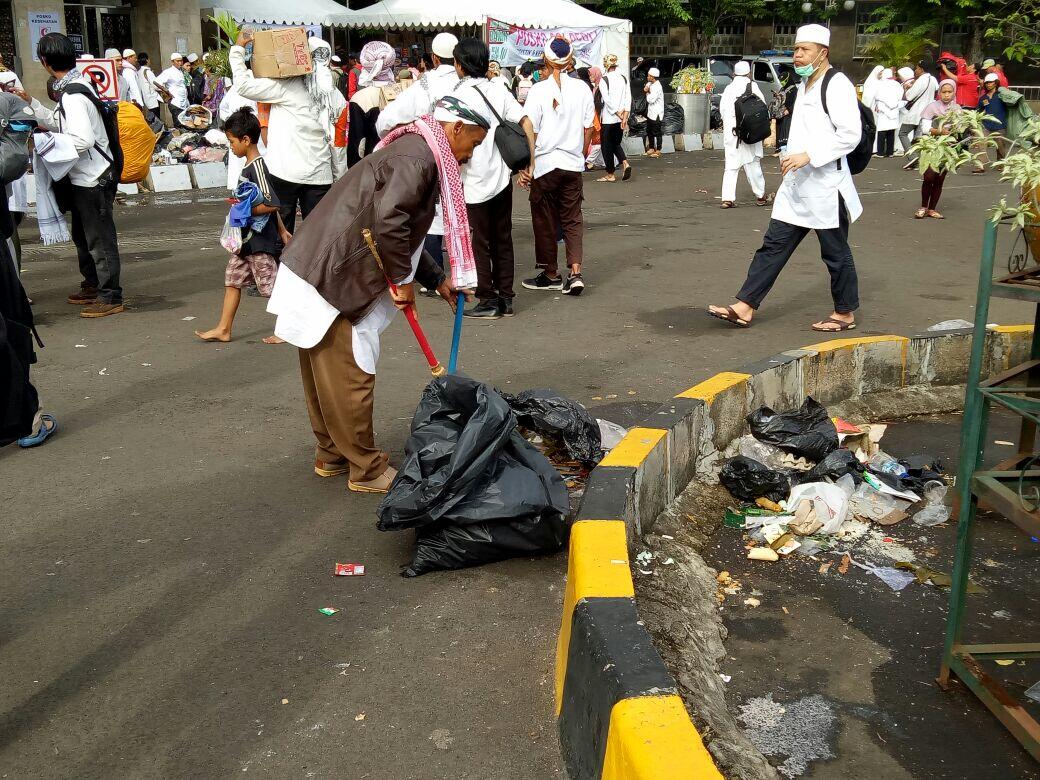 Serba Serbi Aksi Super Damai 212, Subhanallah indah sekali..