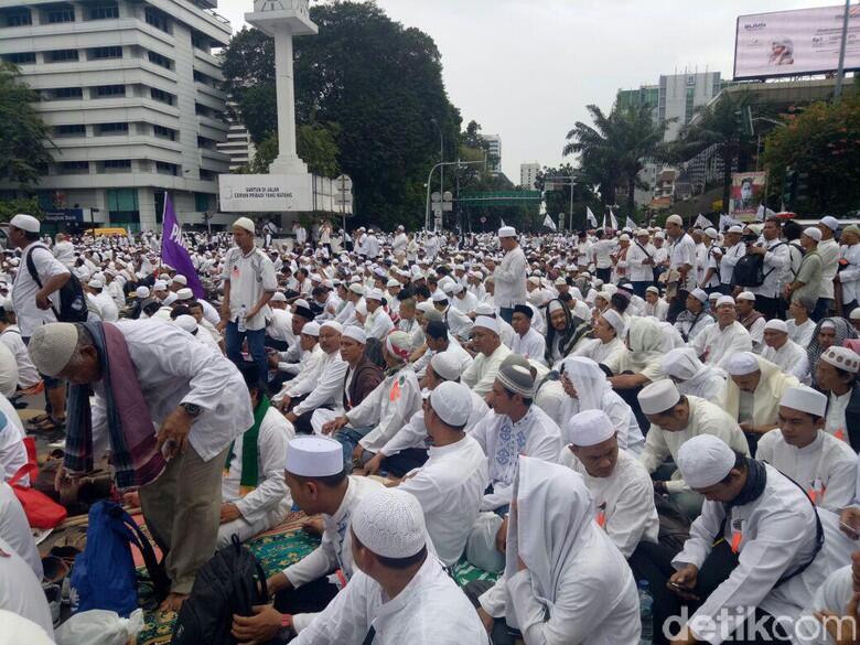 Serba Serbi Aksi Super Damai 212, Subhanallah indah sekali..