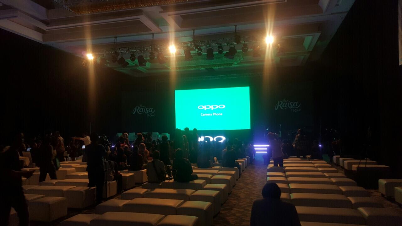 Live Thread and Live Streaming : OPPO Raisa Phone