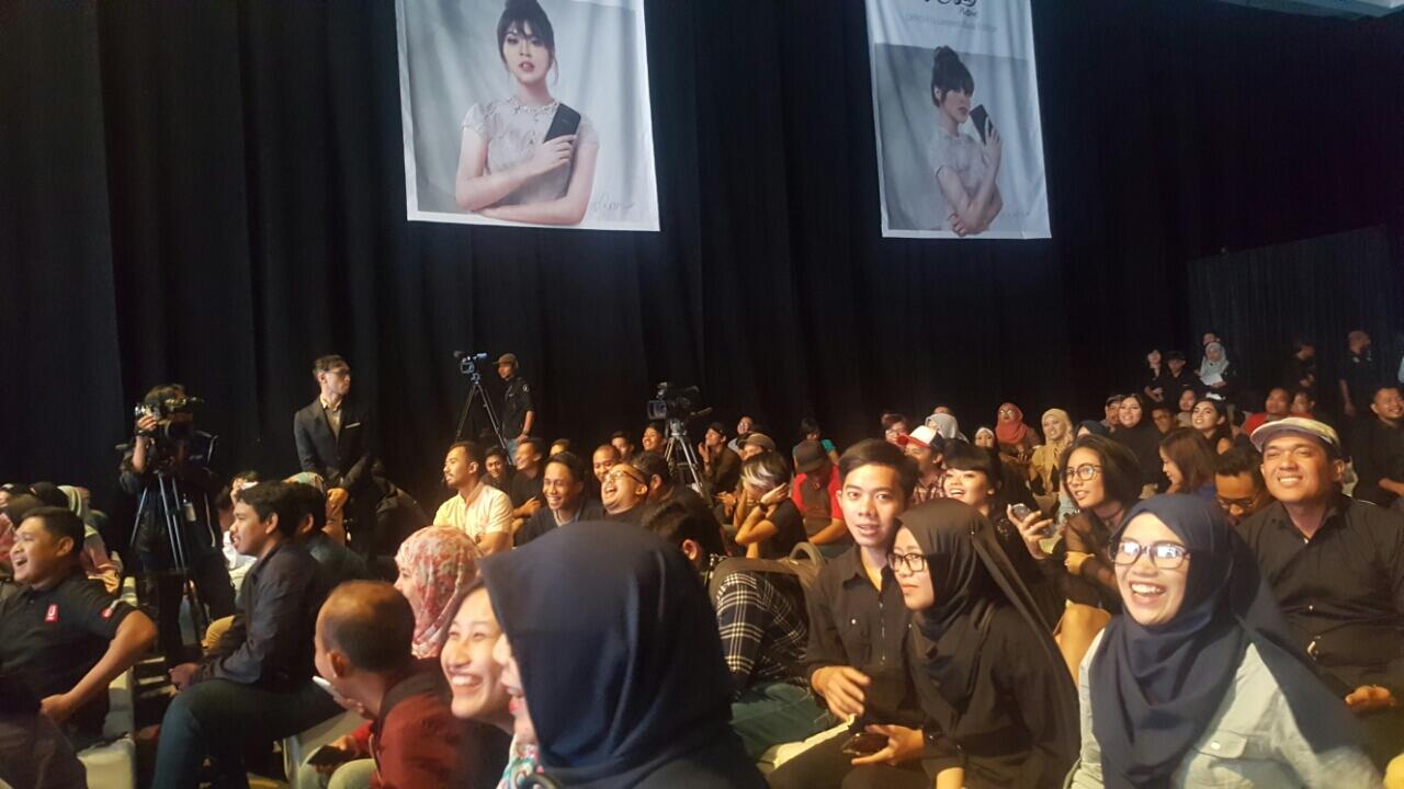 Live Thread and Live Streaming : OPPO Raisa Phone