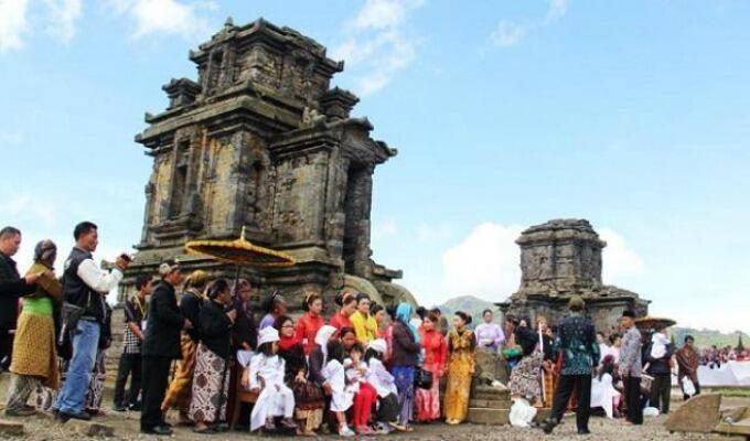 PERAYAAN-PERAYAAN BUDAYA TERKECE DI INDONESIA
