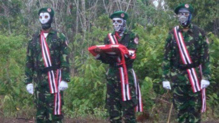 Pasukan Bertopeng 'Tentara Aceh Merdeka' Kibarkan Bendera Bulan Bintang