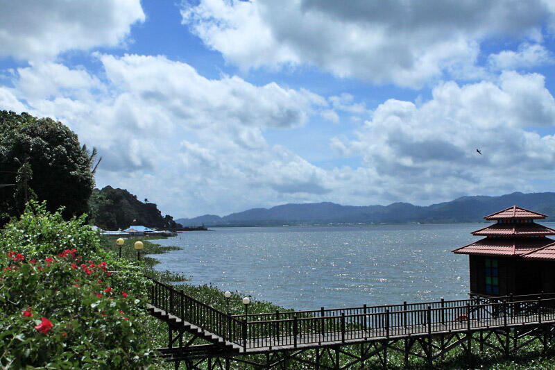 Jokowi Pilih Tepi Danau Cantik untuk Perayaan Natal 2016