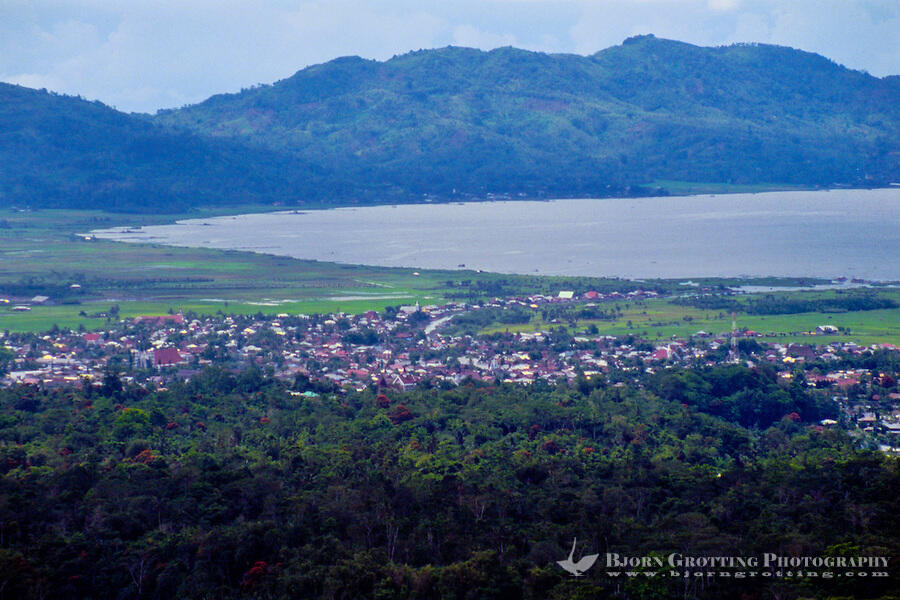 Jokowi Pilih Tepi Danau Cantik untuk Perayaan Natal 2016