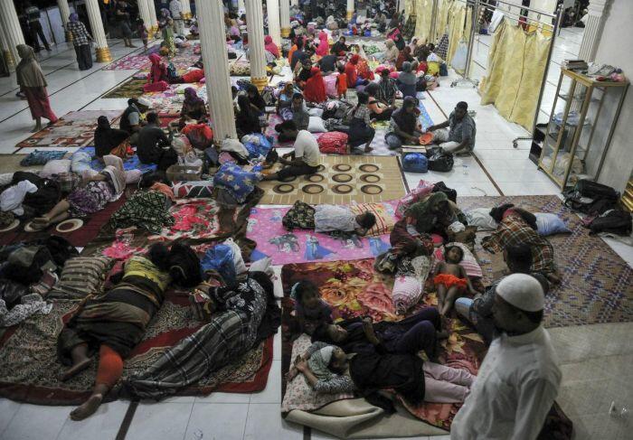 Bantuan asing mulai datang ke Aceh