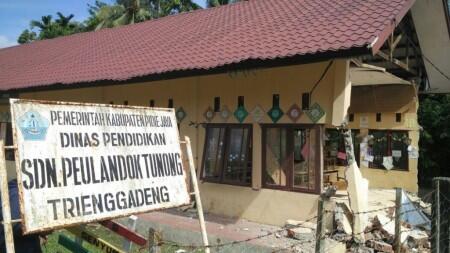 Tiga Kelas Ambruk di SDN Desa Pelandok Tunong
