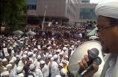 Jelang Pencoblosan Habib Rizieq Bakal Kerahkan Sejuta Massa Tolak Ahok