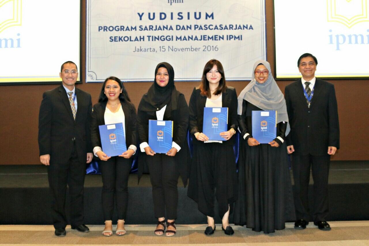 Yudisium program sarjana dan pascasarjana ipmi internasional business school 2016