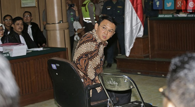 Terancam 6 Tahun Bui, Suara Ahok Bergetar Baca Pembelaan