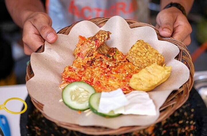 Ini tempat makan MURAH, ENAK, KENYANG, PEDES di DEPOK