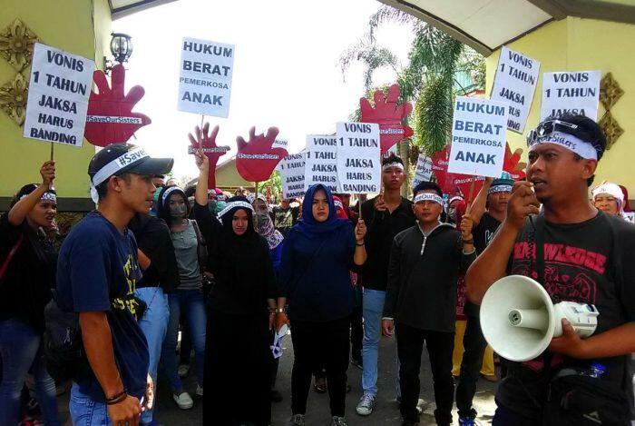 Pelaku pencabulan anak hanya kena satu tahun penjara