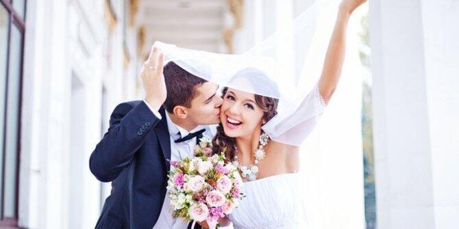 7 Cara ampuh 'kode-in' pacar biar cepet dilamar