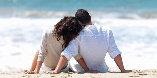 7 Cara ampuh 'kode-in' pacar biar cepet dilamar